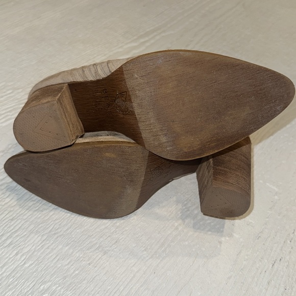 Beast Fashion Tan Suede Ankle Boots Size 9 Like NEW - Picture 7 of 9